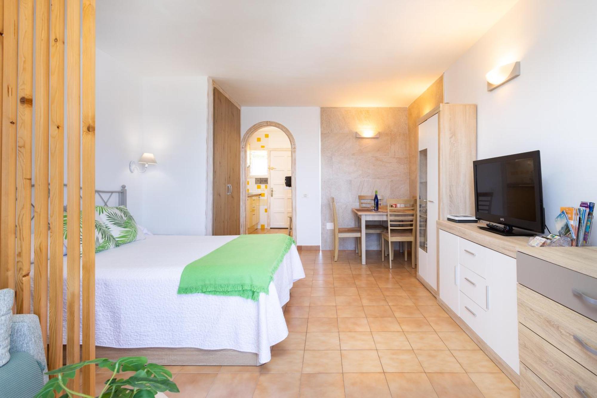 Cozy Seafront Studio With Balcony & Ocean Views San Marcos  エクステリア 写真