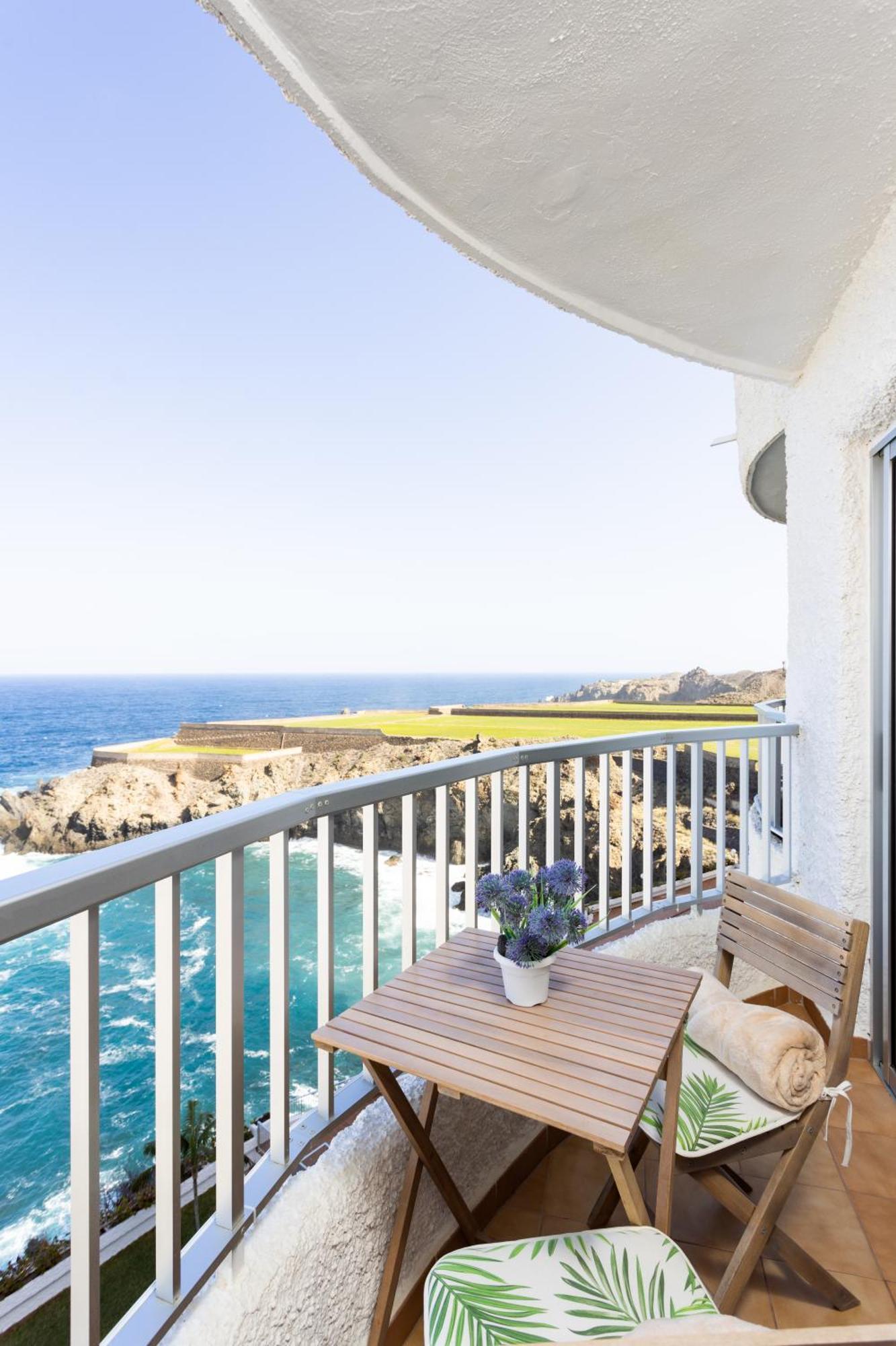 Cozy Seafront Studio With Balcony & Ocean Views San Marcos  エクステリア 写真